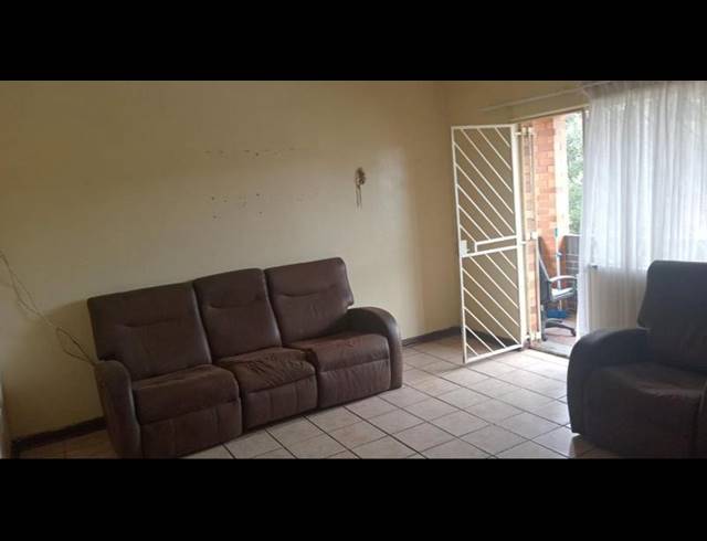 2 BEDROOM APARTMENT FOR SALE IN FOREST HILL